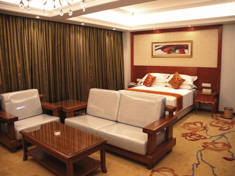 Vienna Classic Hotel Kongtong Avenue Pingliang Екстериор снимка